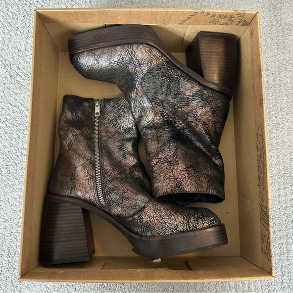 NEW Free People Ruby Platform Leather Boots in Metallic Medley - Picture 3 of 13